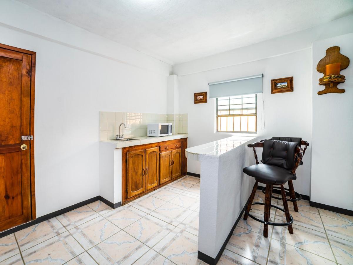 Oyo Casa Banqueta Alta Hotel 4*